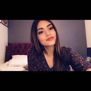 Meet your Posher, Ana